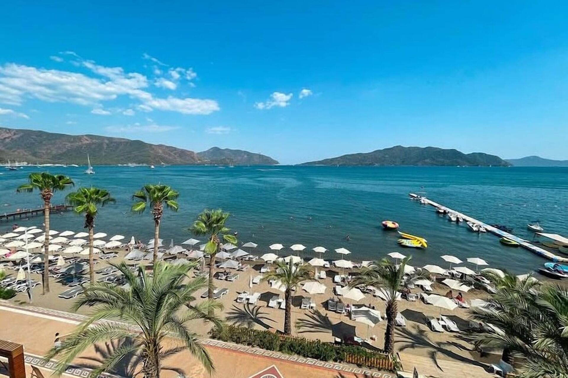 Aurasia Beach Hotel