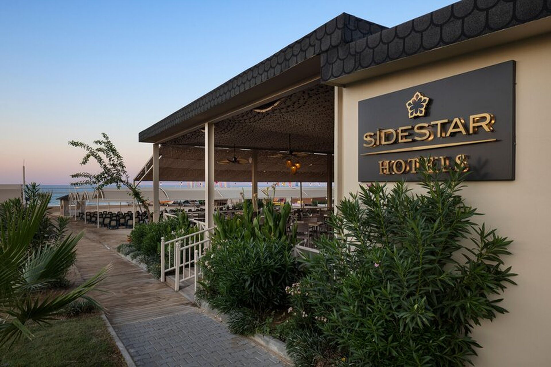 Side Star Resort